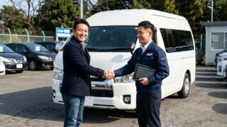 10万キロ超えハイエースの買取相場！ディーラー下取りは損する？